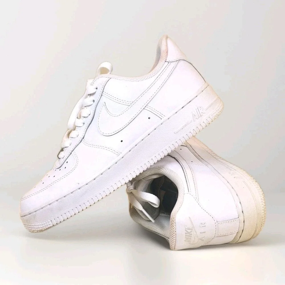 Nike Air‎ Force 1 '07 Low Mens Size 8.5 White Athletic Lifestyle AF1